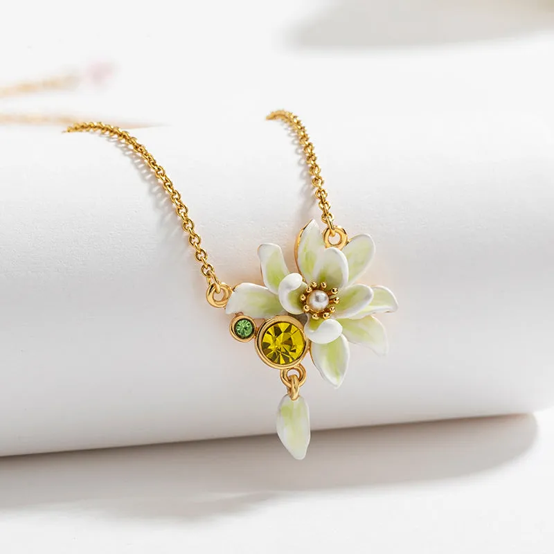 Gardenia Necklace