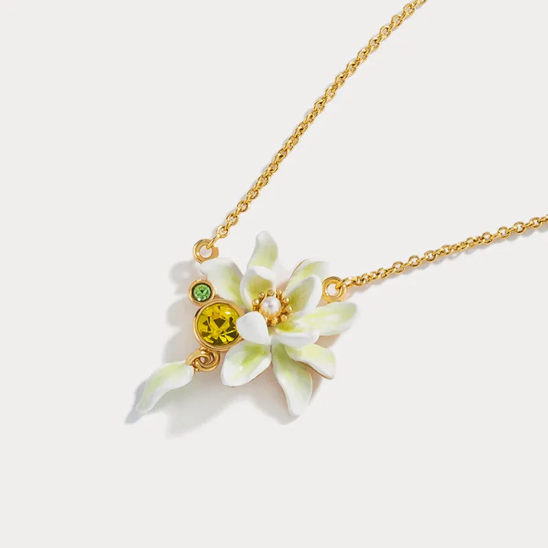 Gardenia Necklace