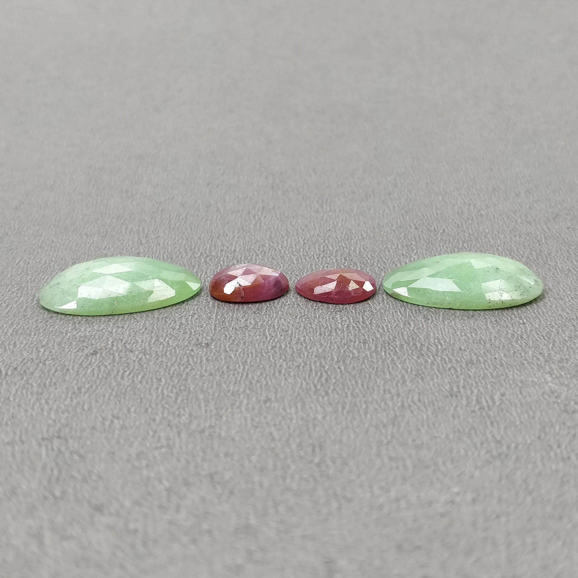 Green CHRYSOPRASE & Raspberry SAPPHIRE Gemstones Rose Cut : 25.38cts Natural Untreated Uneven Shape 11*9mm - 22*15mm 4pcs