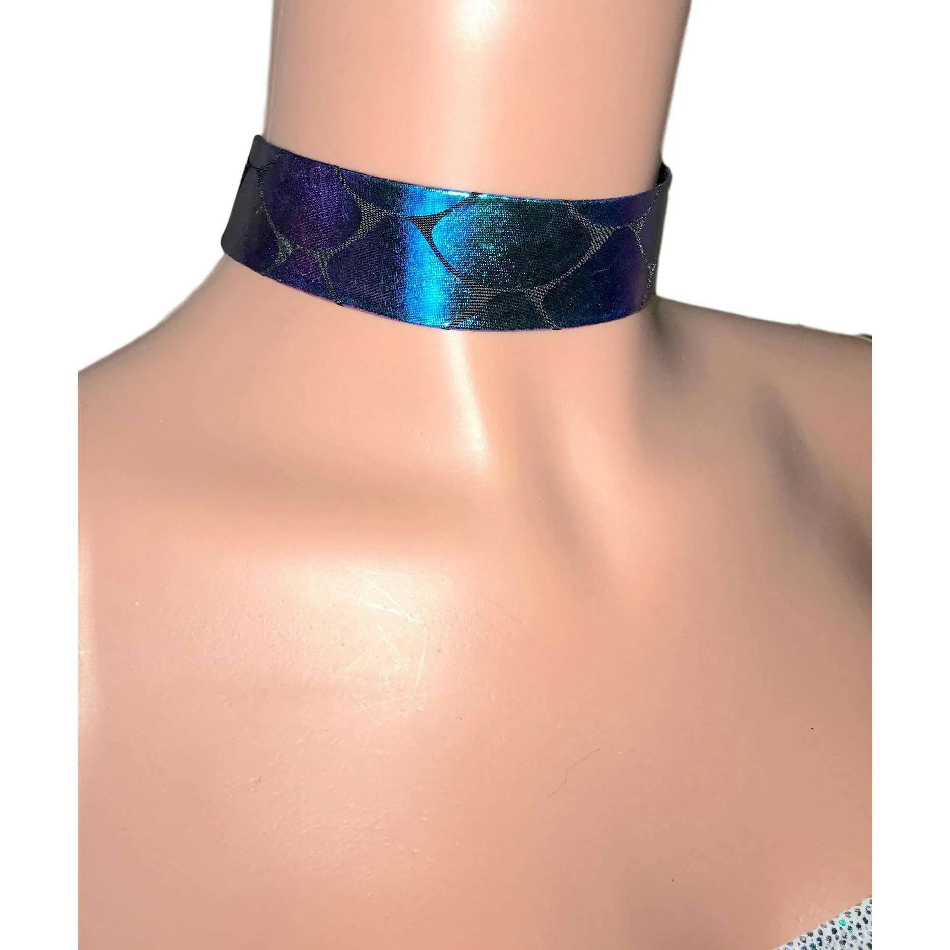 Holographic Mermaid Scales Choker