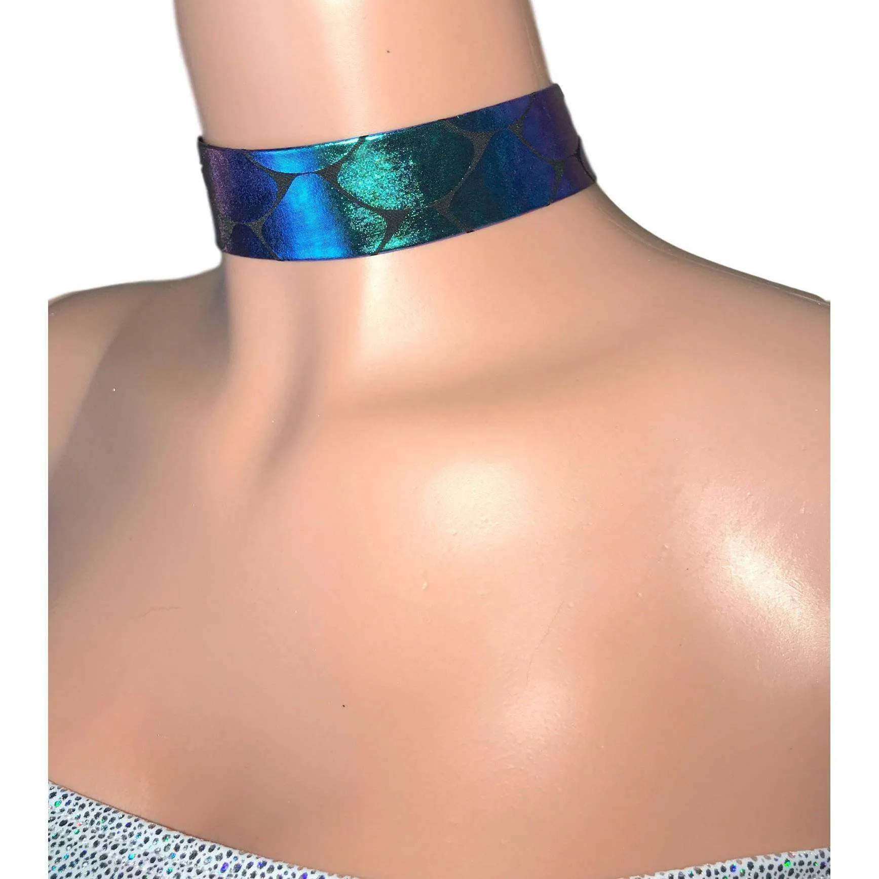 Holographic Mermaid Scales Choker