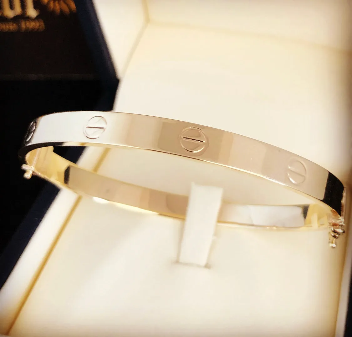 Love connection bangle WB047