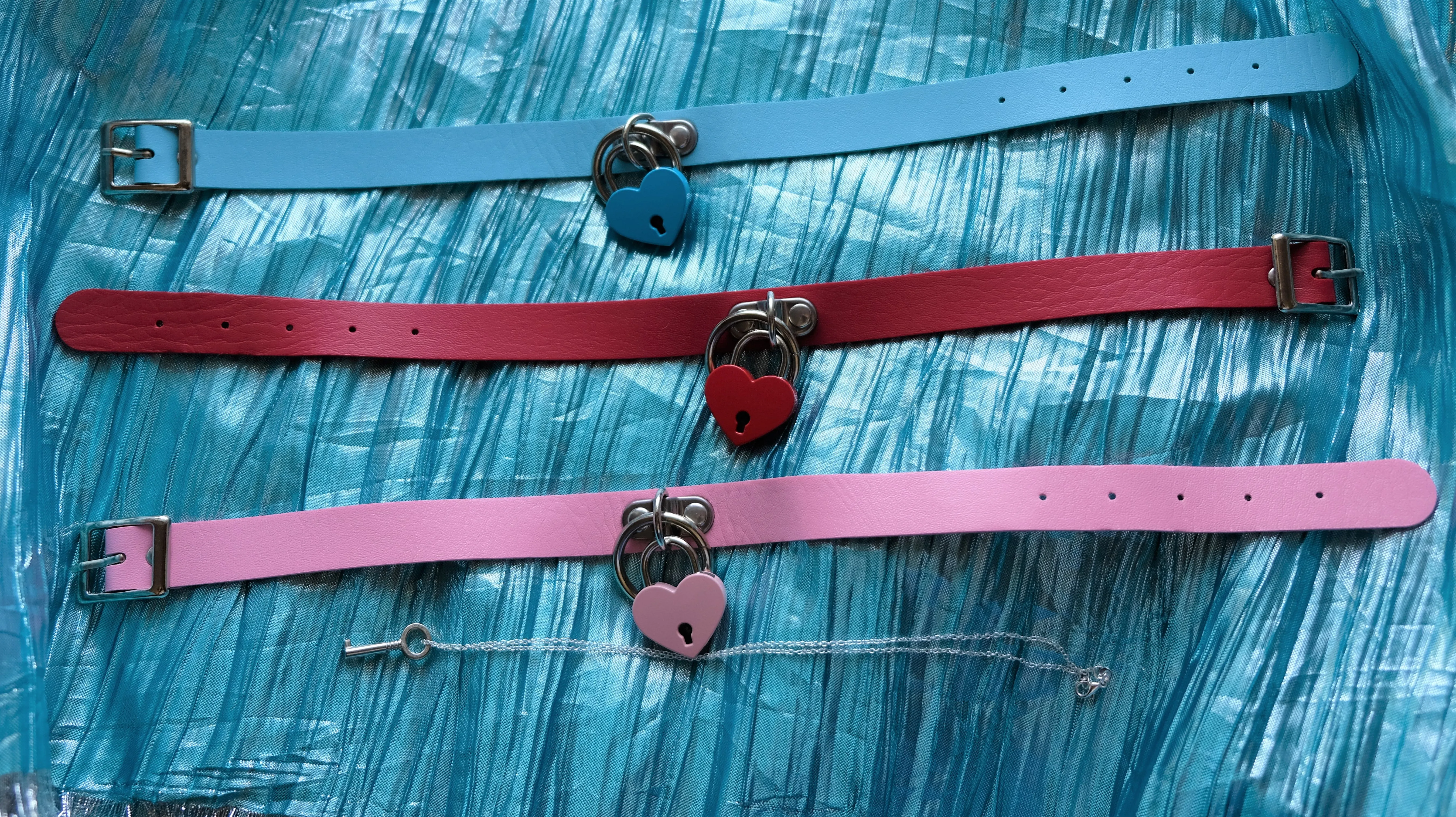 Love Lock Chokers key  necklace ( Red, Blue, Pink)