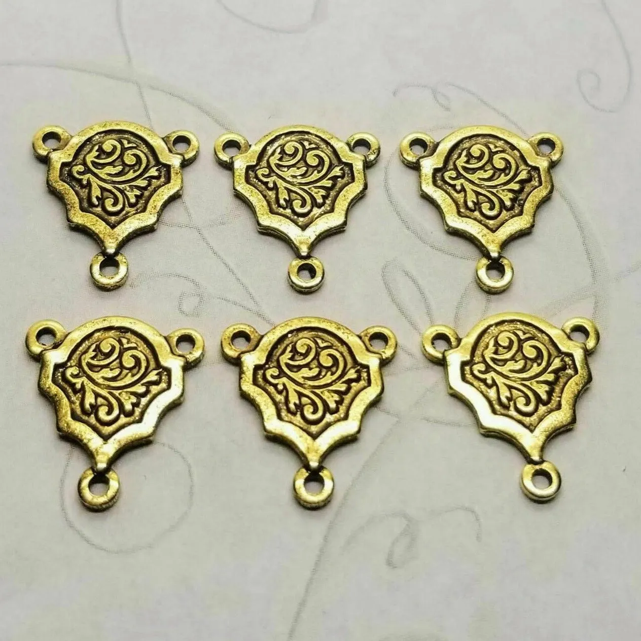 Small Brass Ornate Connectors With 3 Rings x 6 - 6166GB.